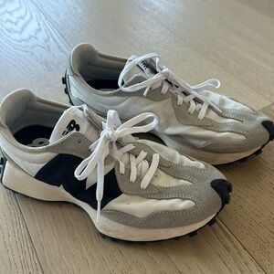 New balance 327 black-and-white